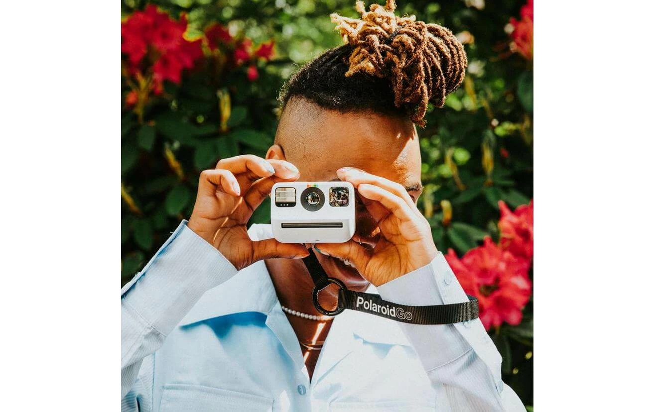 Dragonne Polaroid GO Noir - Appareil Photo Instantané 2 Dragonne Polaroid GO Noir - Appareil Photo Instantané – Image 2