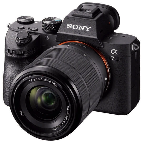 Sony Alpha 7 III / 28-70mm - 24.20 Mpx, Plein Format, «4 Ans De Garantie Suisse» - Appareils Hybrides 1 Sony Alpha 7 III / 28-70mm - 24.20 Mpx, Plein Format, «4 Ans De Garantie Suisse» - Appareils Hybrides